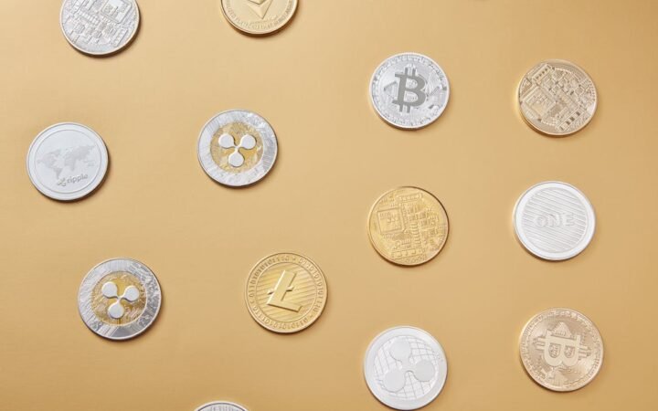 What Are Altcoins: A Beginner’s Guide to Cryptocurrencies Beyond Bitcoin