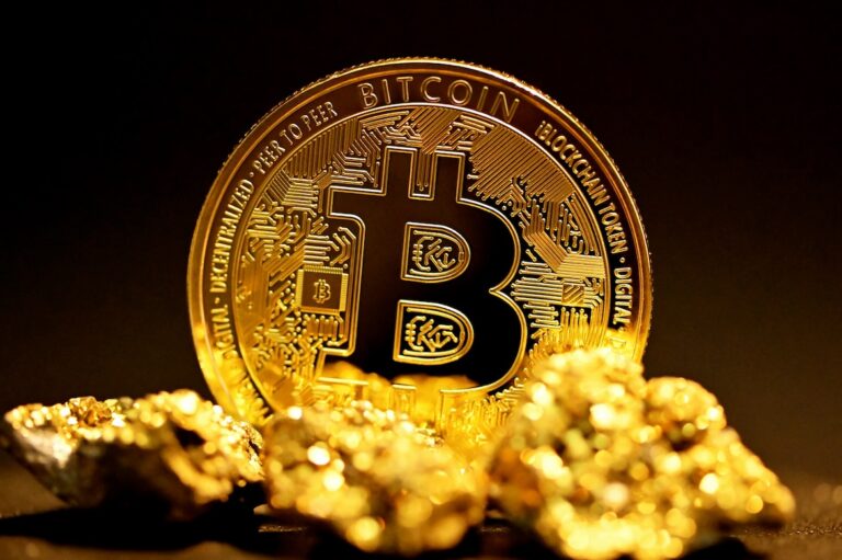 Bitcoin Slips Below $95,000 as Tech and AI Stock Sell-off Sparks 4 Day Crypto Rout
