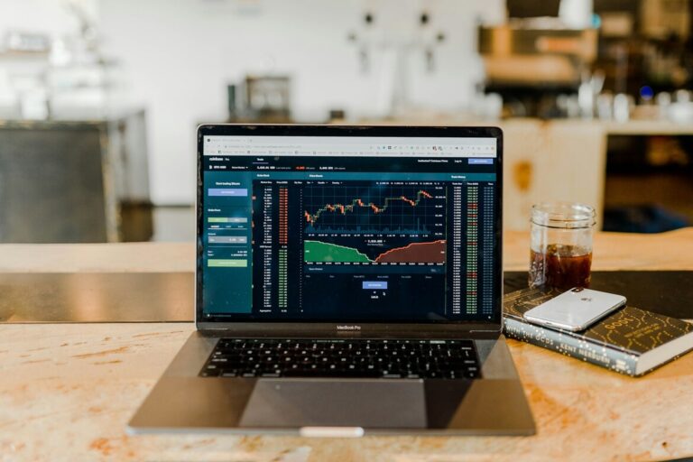 Crypto Stocks Diverge Sharply in 2025 as Miners and Platforms Outperform