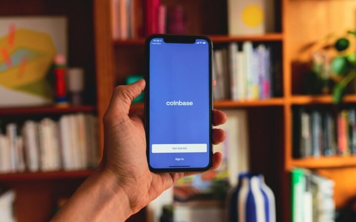 Coinbase Report Flags Generational Shift as Young Investors Turn to Crypto