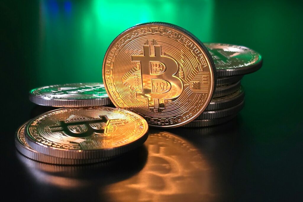Bitcoin Nears $68K as Gold Rises on Geopolitical Tensions