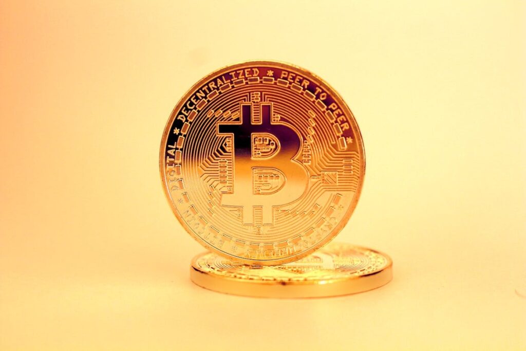 Bitcoin Falls to Two-Week Low as $300M in Long Positions Liquidated