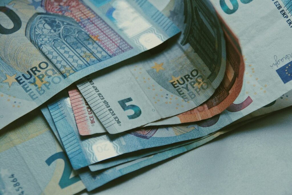 European Banks Seek Exchange Partners for Euro Stablecoin Launch