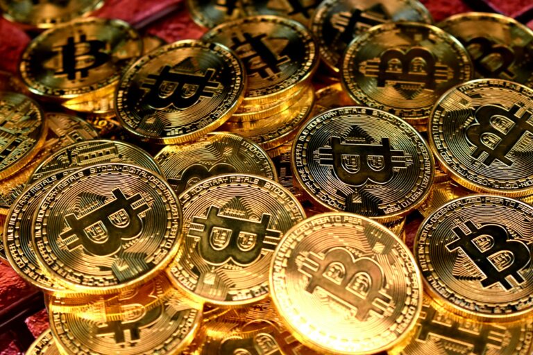 Bitcoin ETF Inflows Extend Seven-Day Streak but Remain Below 2025 Peak