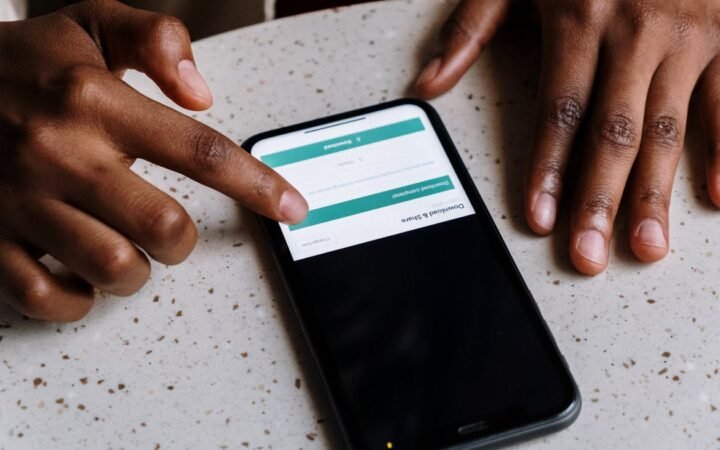 China Orders Apple to Remove Dorsey’s Bitchat App amid Censorship Concerns