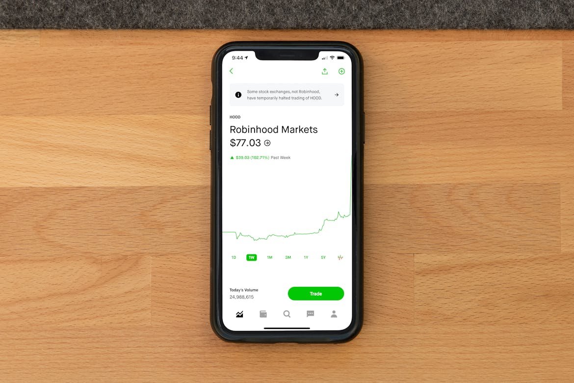 Your AI Agent Can Now Trade for You on Robinhood and Pay with Your Credit Card