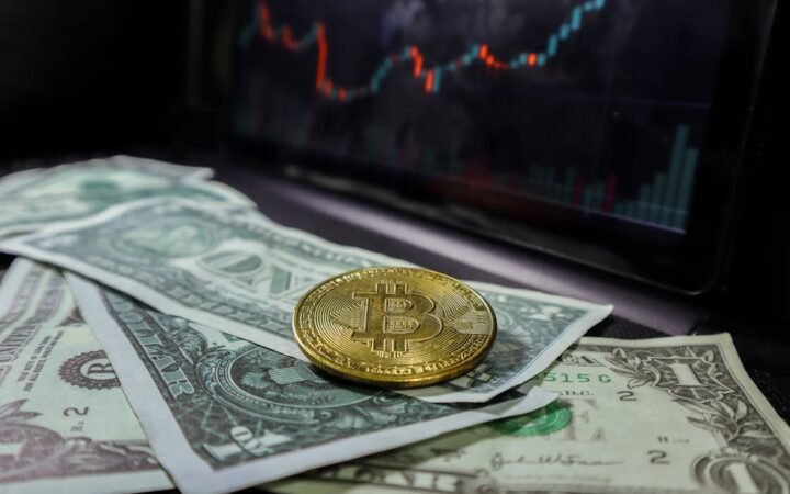 Bitcoin Tumbles to $76K as Trump’s ‘Clock Is Ticking’ Warning to Iran Sparks $677M Liquidation Cascade