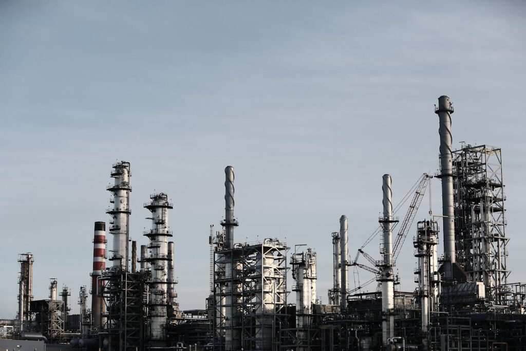 Bitcoin and Nasdaq Futures Rally as Oil Crashes 6% on Iran Peace Hopes