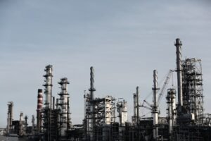 Bitcoin and Nasdaq Futures Rally as Oil Crashes 6% on Iran Peace Hopes