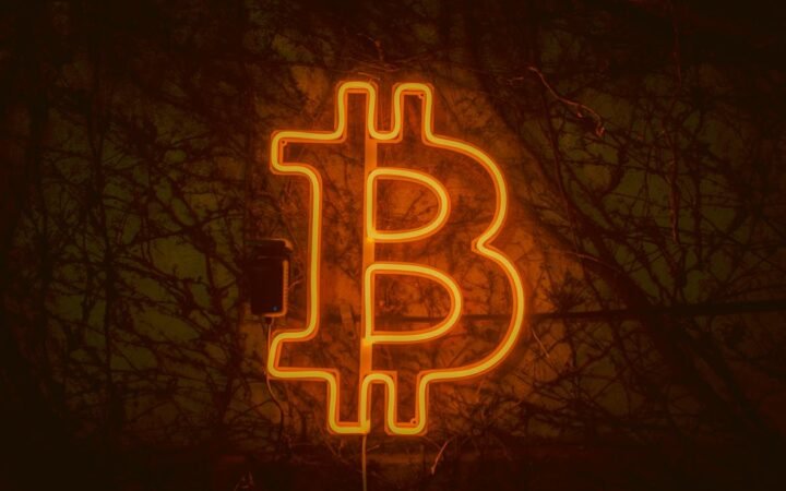 Block Inc Shares Jump 8% on Q1 Earnings Surprise Despite $309M Bitcoin-Driven Loss