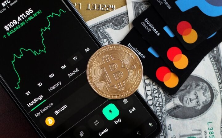 Crypto Card Monthly Transaction Volume Surges 230% From 2025
