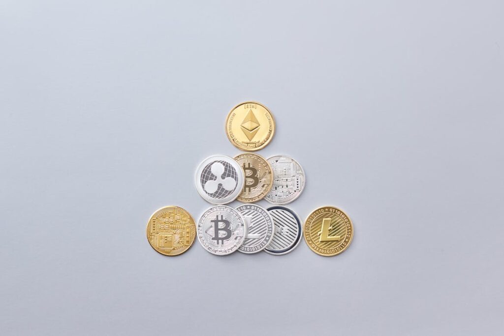 HYPE and ZEC Steal the Show with Double-Digit Rallies as Bitcoin Momentum Stalls at $78K