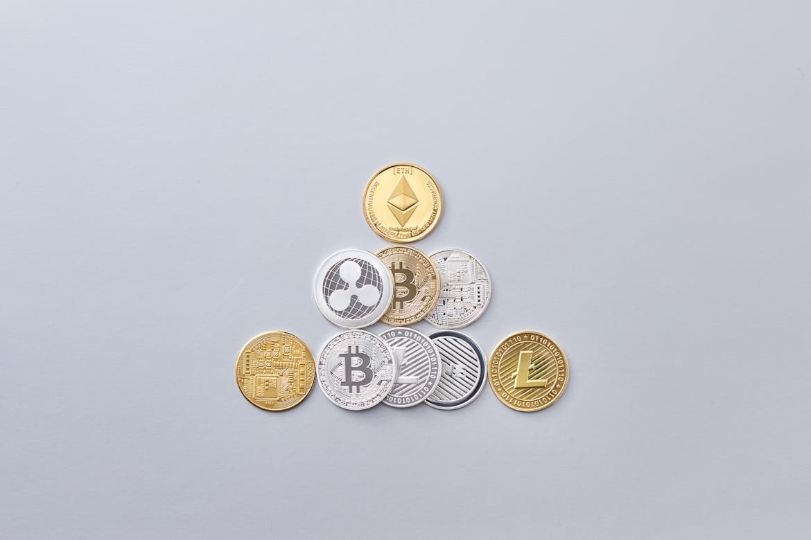 HYPE and ZEC Steal the Show with Double-Digit Rallies as Bitcoin Momentum Stalls at $78K