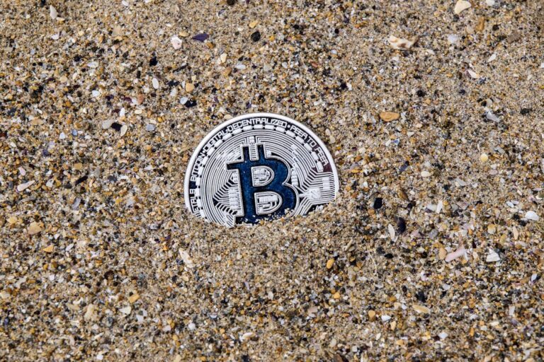 Saylor’s “Never Sell” Era Ends: Strategy Eyes Bitcoin Sales to Fund STRC Dividends