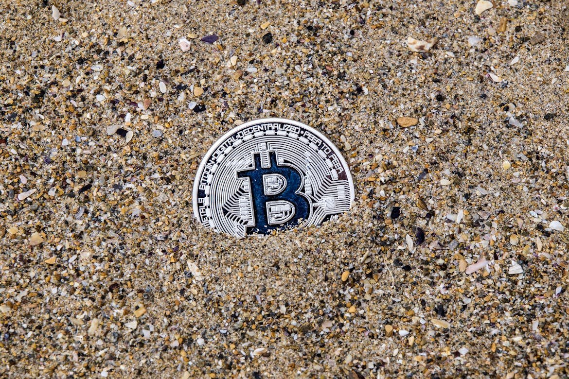 Saylor’s “Never Sell” Era Ends: Strategy Eyes Bitcoin Sales to Fund STRC Dividends