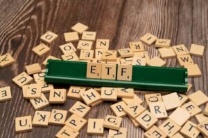 Wall Street Shift: Goldman Sachs Exits XRP and Solana ETFs in Major Q1 Portfolio Realignment