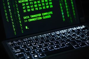 Advanced Crypto Clipper Leverages Tor and Worm-Like Propagation for Persistence