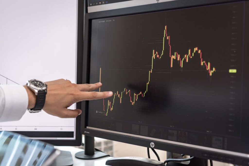 Avalanche Treasury Co Slides 16% in Volatile Nasdaq Debut amid Broader Altcoin Drawdowns