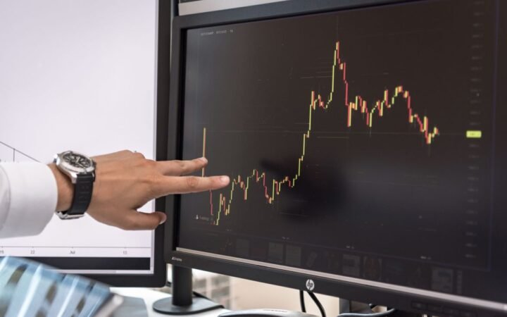 Avalanche Treasury Co Slides 16% in Volatile Nasdaq Debut amid Broader Altcoin Drawdowns