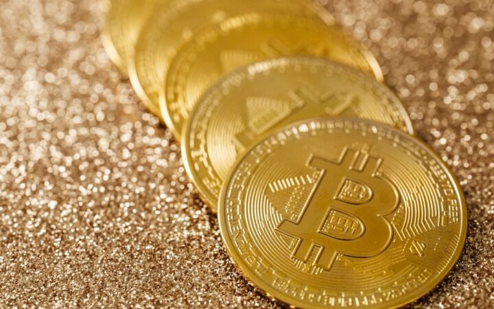 Bitcoin Rebounds from Fresh 2026 Lows: Will Wall Street’s AI Rotation Deepen Crypto Bloodbath?