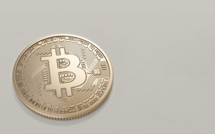 Bitcoin Hits 2-Month Low as Divergence from Record-Breaking Stock Market Widens