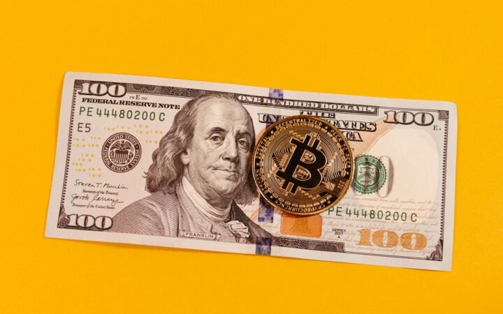 Bitcoin Slips Below $60K as Weak Capital Inflows Dry Up Spot Demand