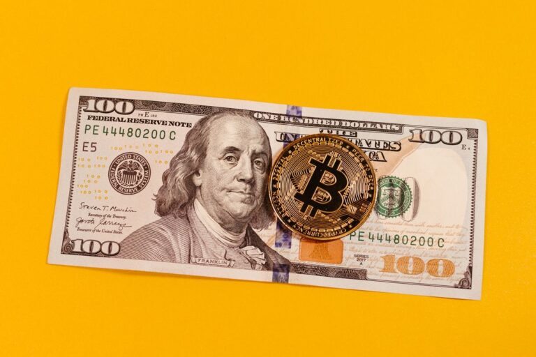 Bitcoin Slips Below $60K as Weak Capital Inflows Dry Up Spot Demand
