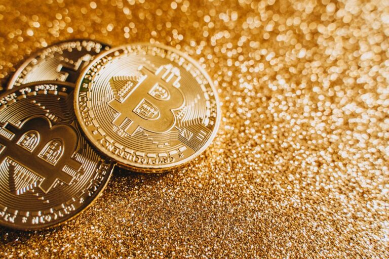 CryptoQuant CEO Warns Strategy to Halt Bitcoin Buying as STRC Depegs Below Par
