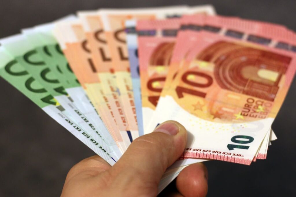 Crédit Agricole Unveils EURXT Euro Stablecoin to Power Tokenized Asset Settlement