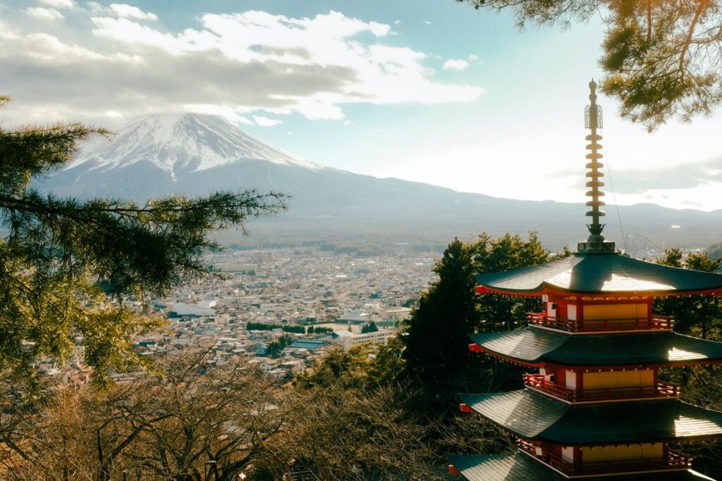 Former BOJ Official Warns Policy Rates Could Cross 2% to Combat Currency Slide