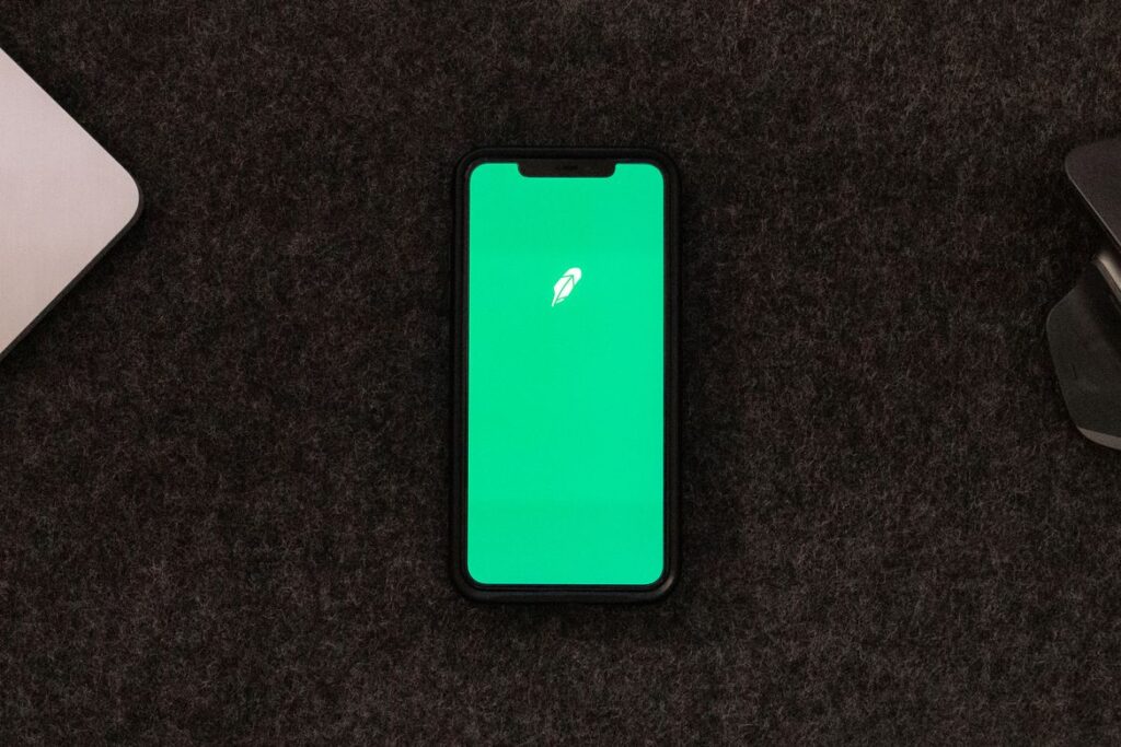 Robinhood Chain Surges Past Major Rivals in Daily DEX Trading Volume