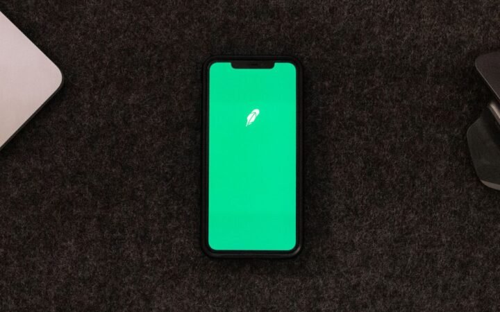 Robinhood Chain Surges Past Major Rivals in Daily DEX Trading Volume