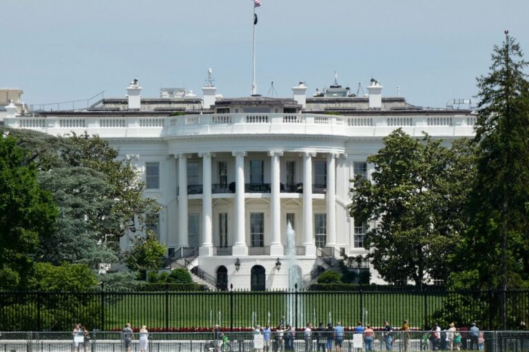 Coinbase and Ripple Executives Set to Attend White House Crypto Session Ahead of Key Senate Vote