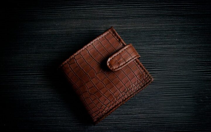 CZ Asks Trust Wallet to Simplify Hidden Coin Controls After Spam Floods Wallet