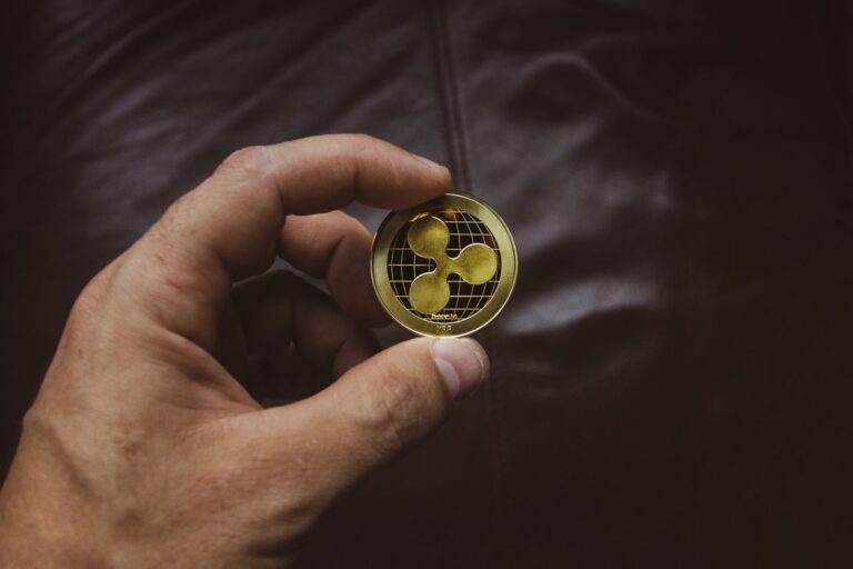 Ripple Mints $10M RLUSD on XRP Ledger as XRP Whales Accumulate Over 380 Million Tokens