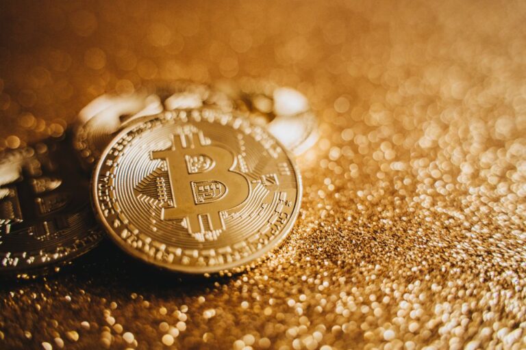 Strategy Launches $1.6B Cash Pool After $2B Common Shares Raise, Maintains Hold on BTC Purchases