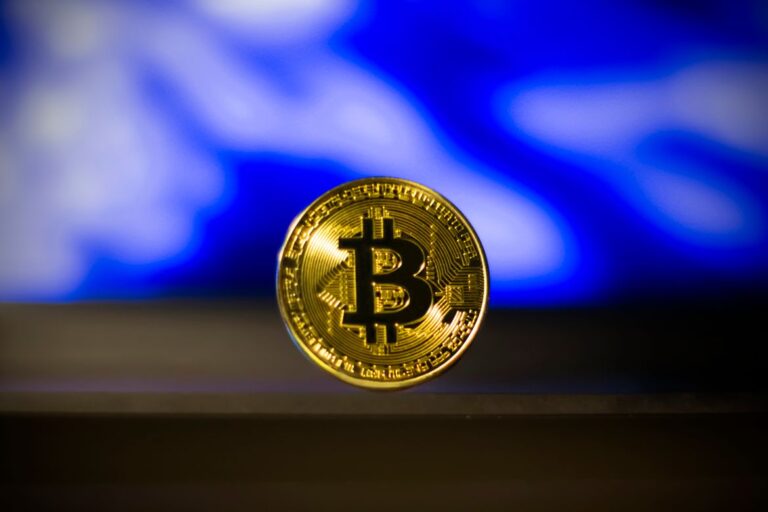 Strategy Faces Chanos $80B Bitcoin Arbitrage Claim