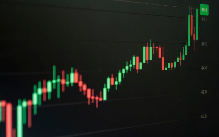 Tokenized QQQ Drives 288% Volume Surge as Robinhood Chain Bets Big on Onchain Equities