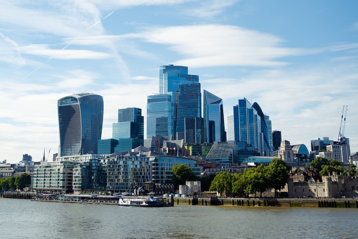 Aviva Launches XRP Ledger Share Class for Its £22B Sterling Fund