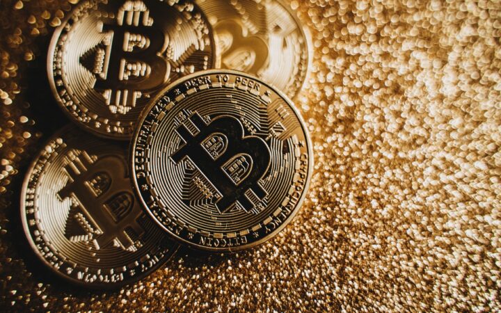 Bitcoin Whales Turn to Accumulation, but Spot Demand Remains Weak