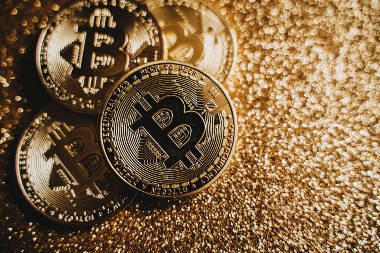 Bitcoin Whales Turn to Accumulation, but Spot Demand Remains Weak