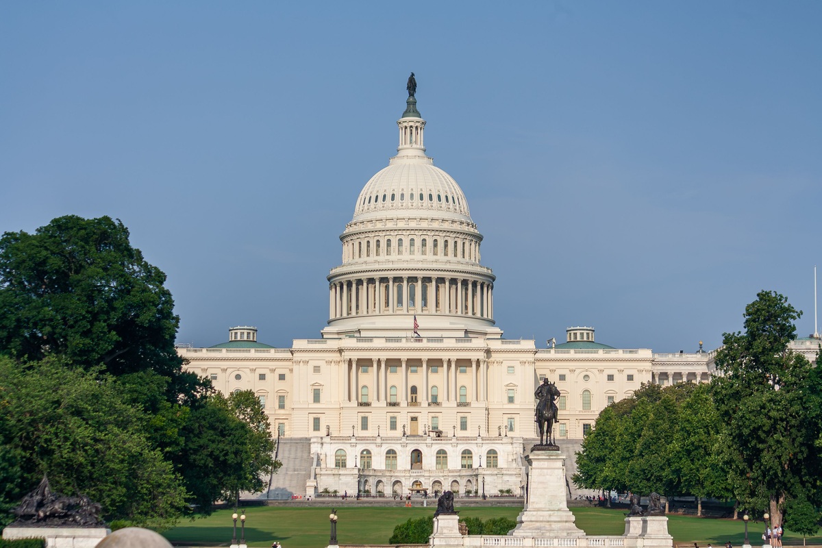 Coinbase and Crypto Groups Cut Q3 Lobbying After CLARITY Setback