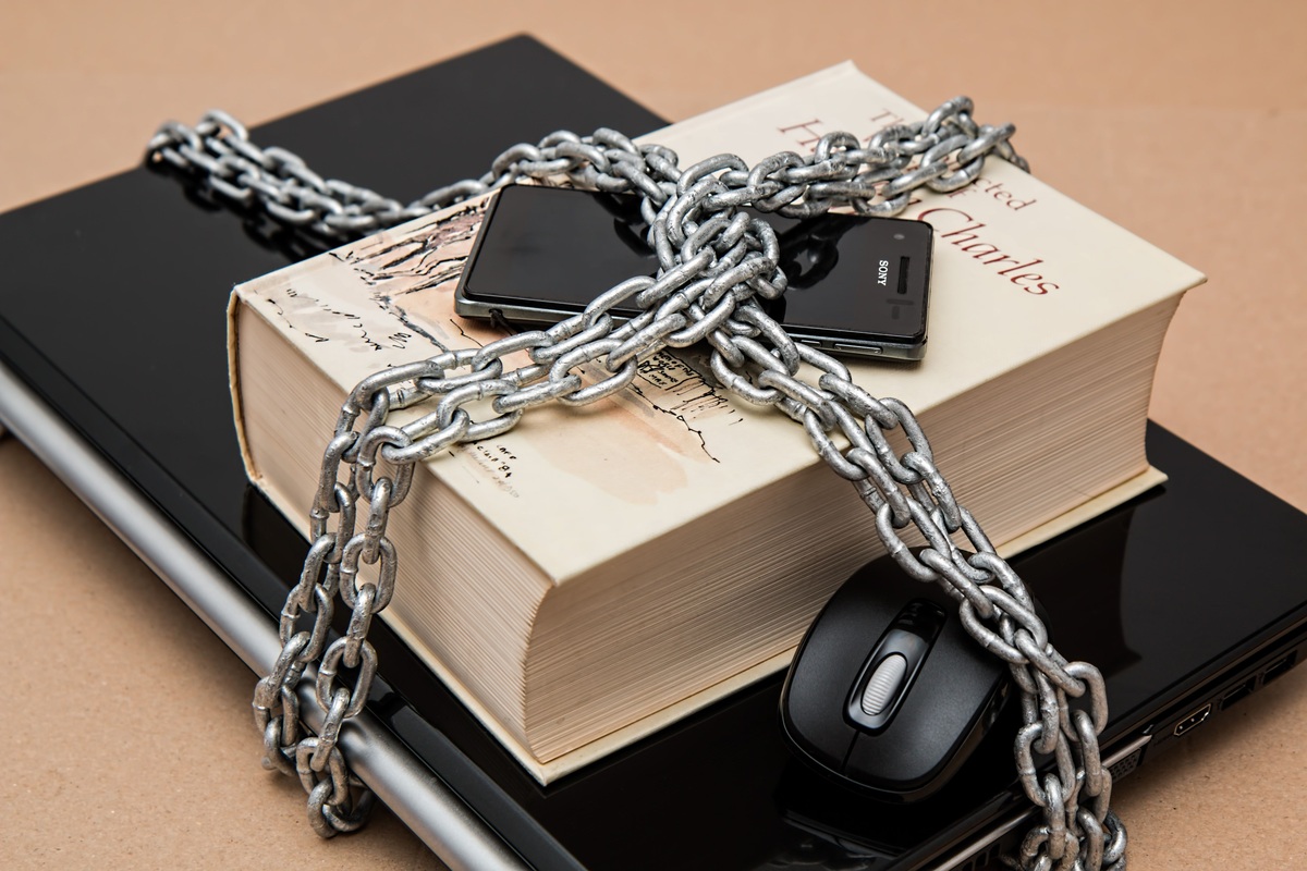 Coinbase, Bithumb and Korean Finance Firms Report Data Incidents as CZ Urges Security Checks