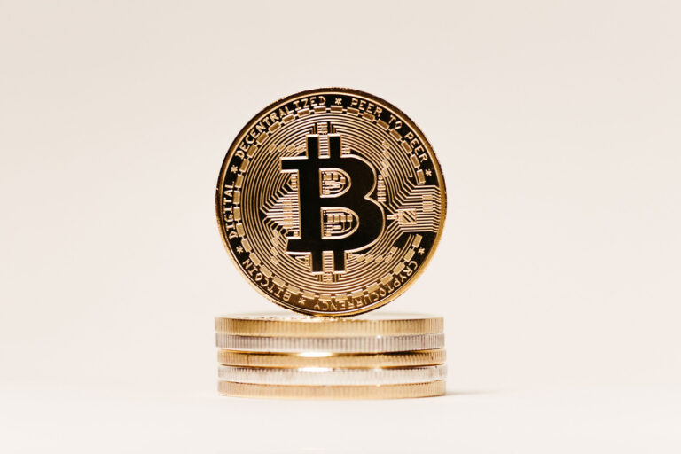 Three Dormant Bitcoin Addresses Move 828 BTC, Stirring Quantum Speculation