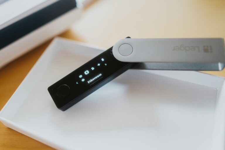Hardware Wallets Explained: Keys, Recovery Phrases and Safer Crypto Storage