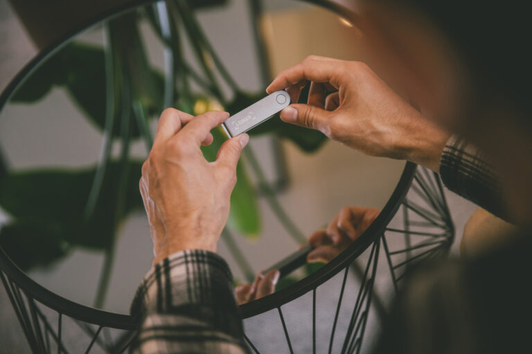Ledger Confirms Hardware Implant as CryptoBilis Halts Sales