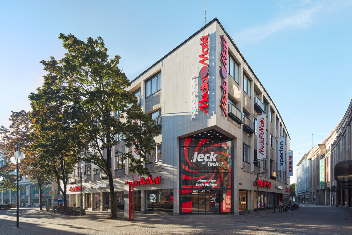Buyer Reports Ledger Wallet Implants From Two MediaMarkt Stores