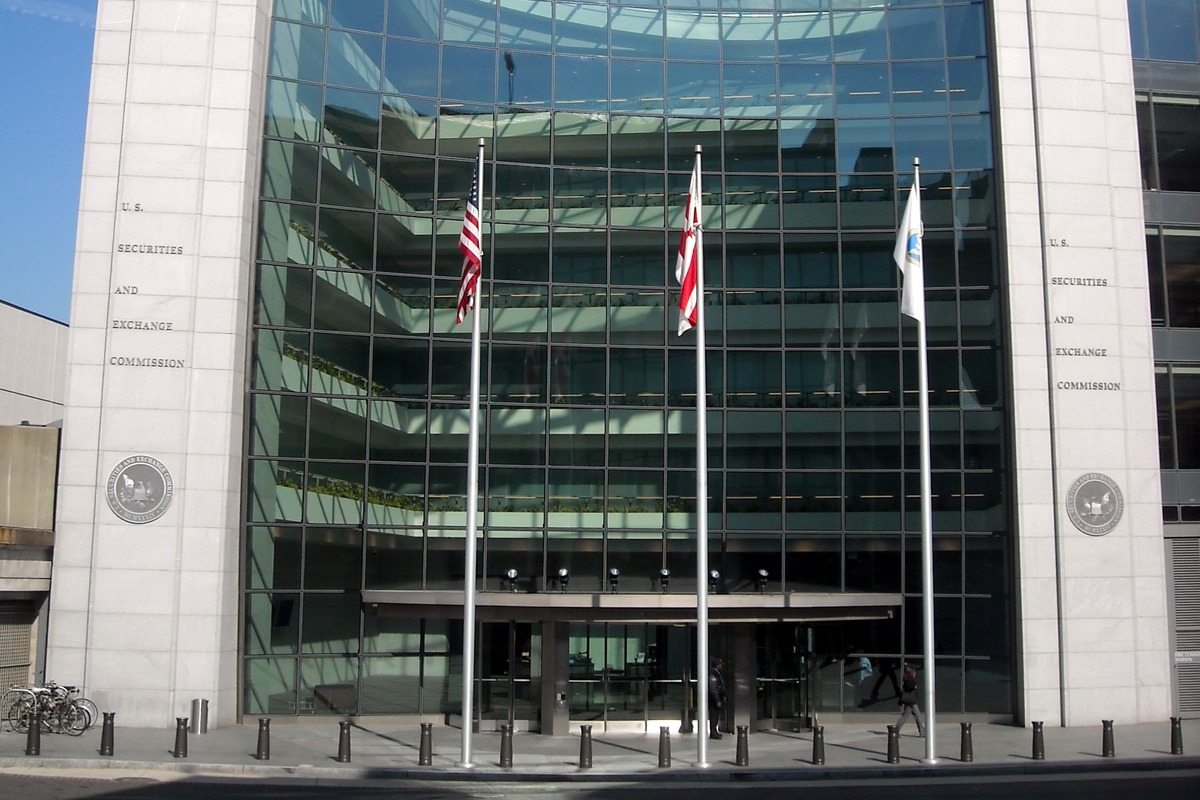 Six Blockchain Groups Ask SEC to Codify Digital-Commodity Status