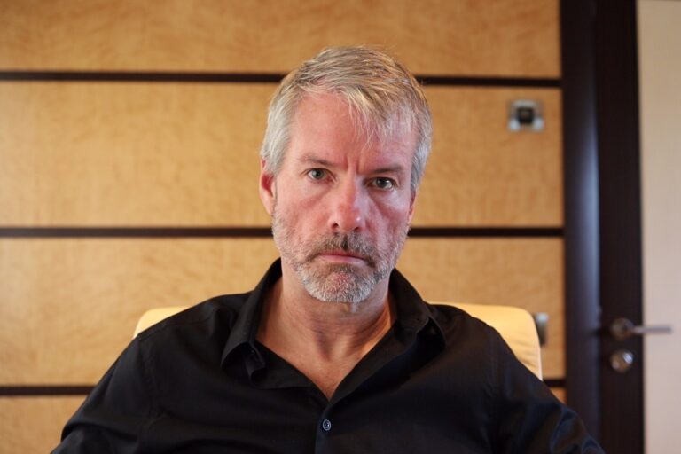 Strategy Buys 267 Bitcoin, Expands Buyback Program to $3B